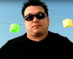 RIP Steve Harwell, Smash Mouth frontman and 00s icon.